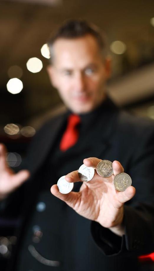 Рука фокусника с мячиками МИКРОМАГИЯ